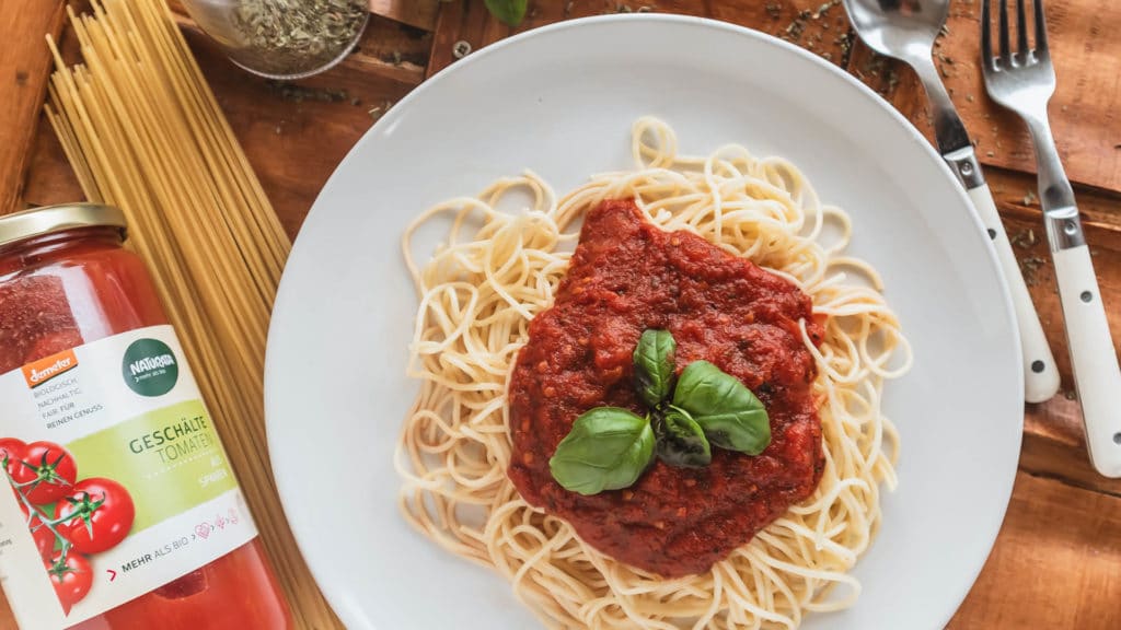 Spaghetti Napoli sind der Klassiker bei Nudeln mit Tomatensauce