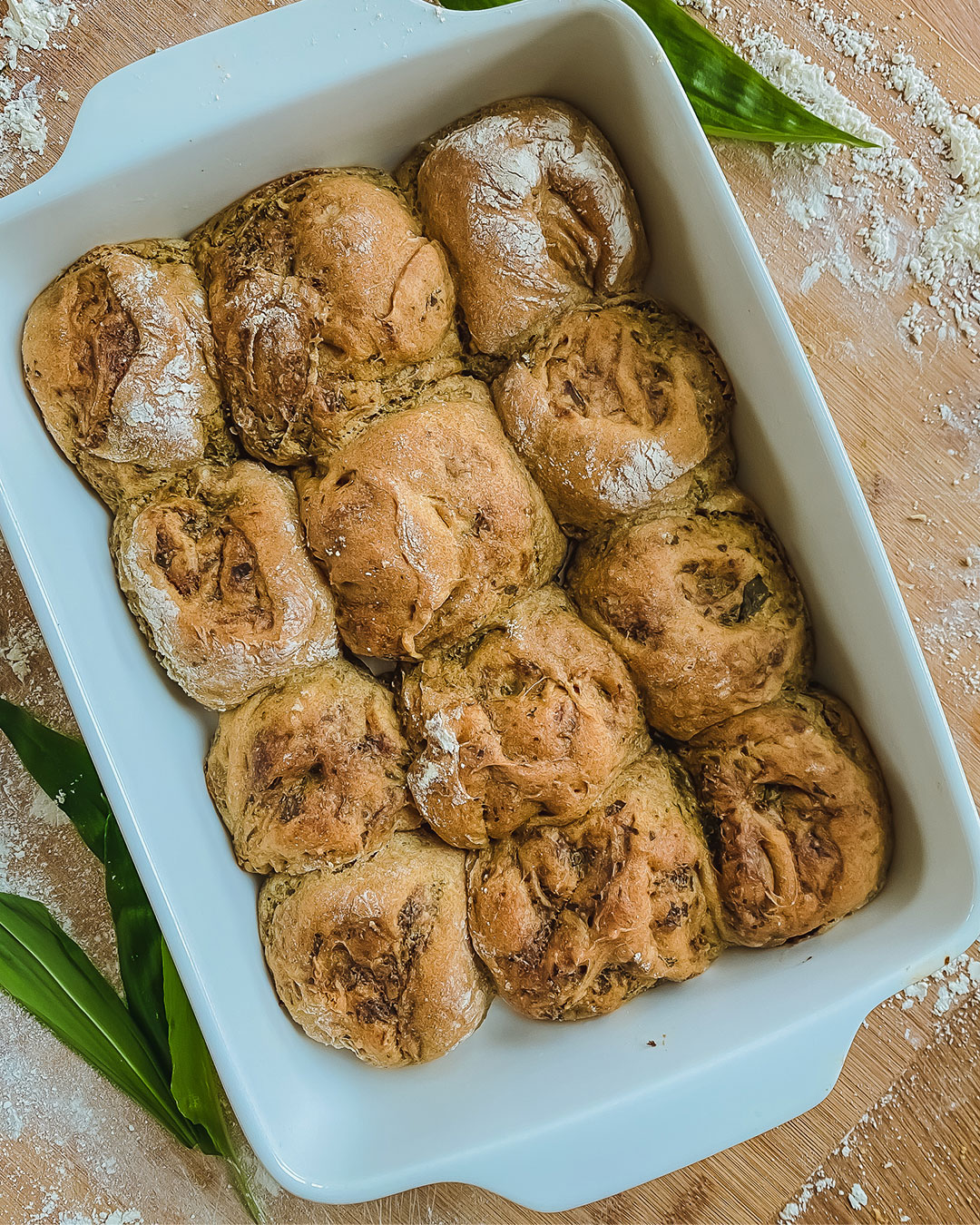 Dieses Bärlauchschnecken Rezept darf im Frühling nicht fehlen. Es gelingt auch vegan.